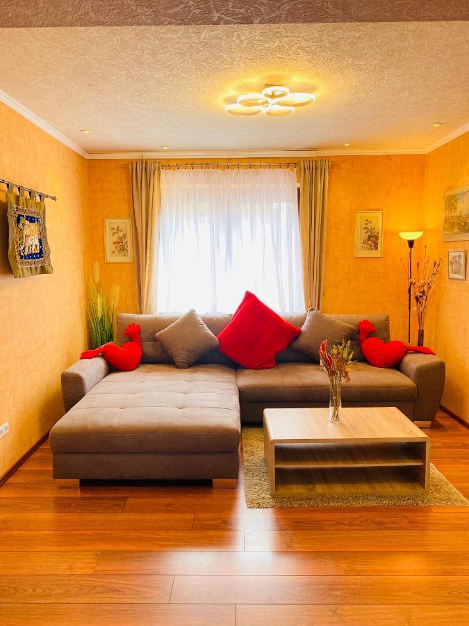 T&T Ferienwohnung Rheinbrohl Exteriör bild