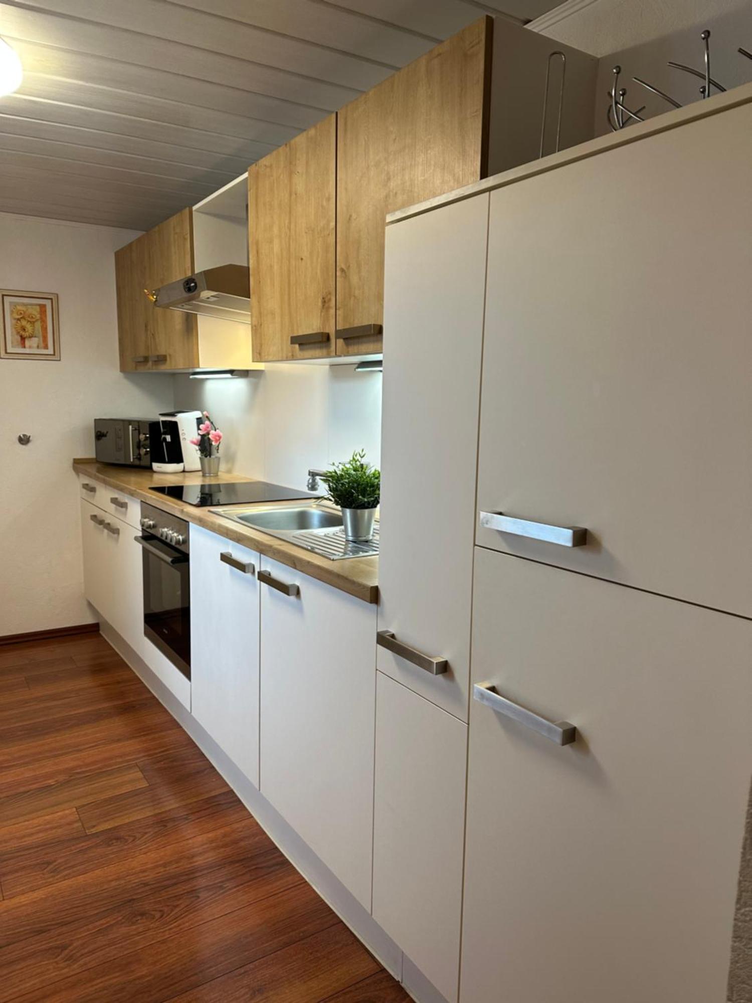 T&T Ferienwohnung Rheinbrohl Exteriör bild