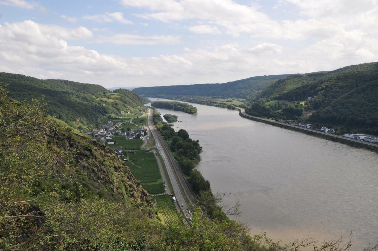 T&T Ferienwohnung Rheinbrohl Exteriör bild